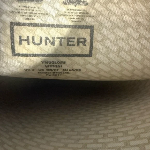 Hunter Classic Black Waterproof Boots - Picture 6 of 9